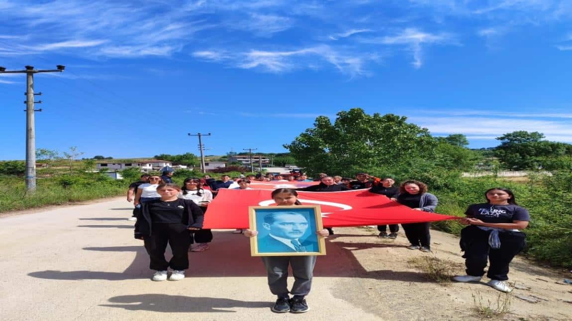 19 Mayıs Atatürk'ü Anma Gençlik ve Spor Bayramı haftası 'Bozburun Gençlik Turnuvaları' Doğa'da Gençlik yürüyüşümüzü gerçekleştirdik :)